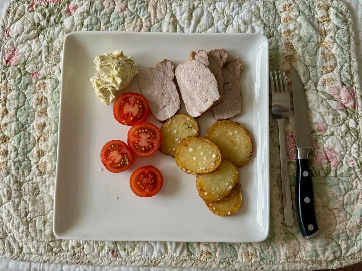 Fläskytterfilé med kryddsmör | Pork tenderloin with herb butter