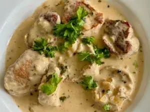 Fläskfilé med örtsås | Pork fillet with herb sauce