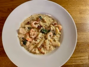 Fiskpanna med räkor, sparris och parmesan | Fish pan with shrimp, asparagus and parmesan